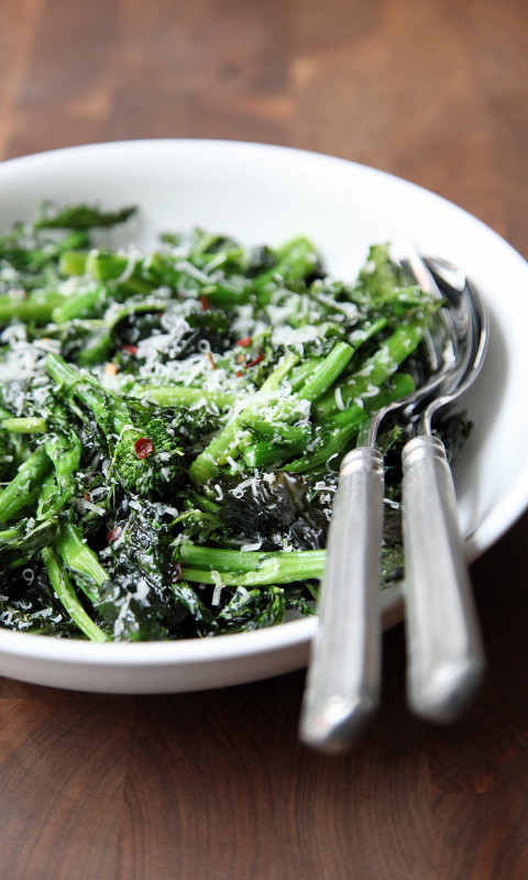 This Vegetable Tastes Like a Delicious Cross Between Kale and Broccoli